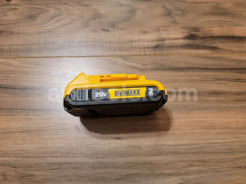 Brand New Dewalt 20v Volt Battery 2 AH (DCB203)