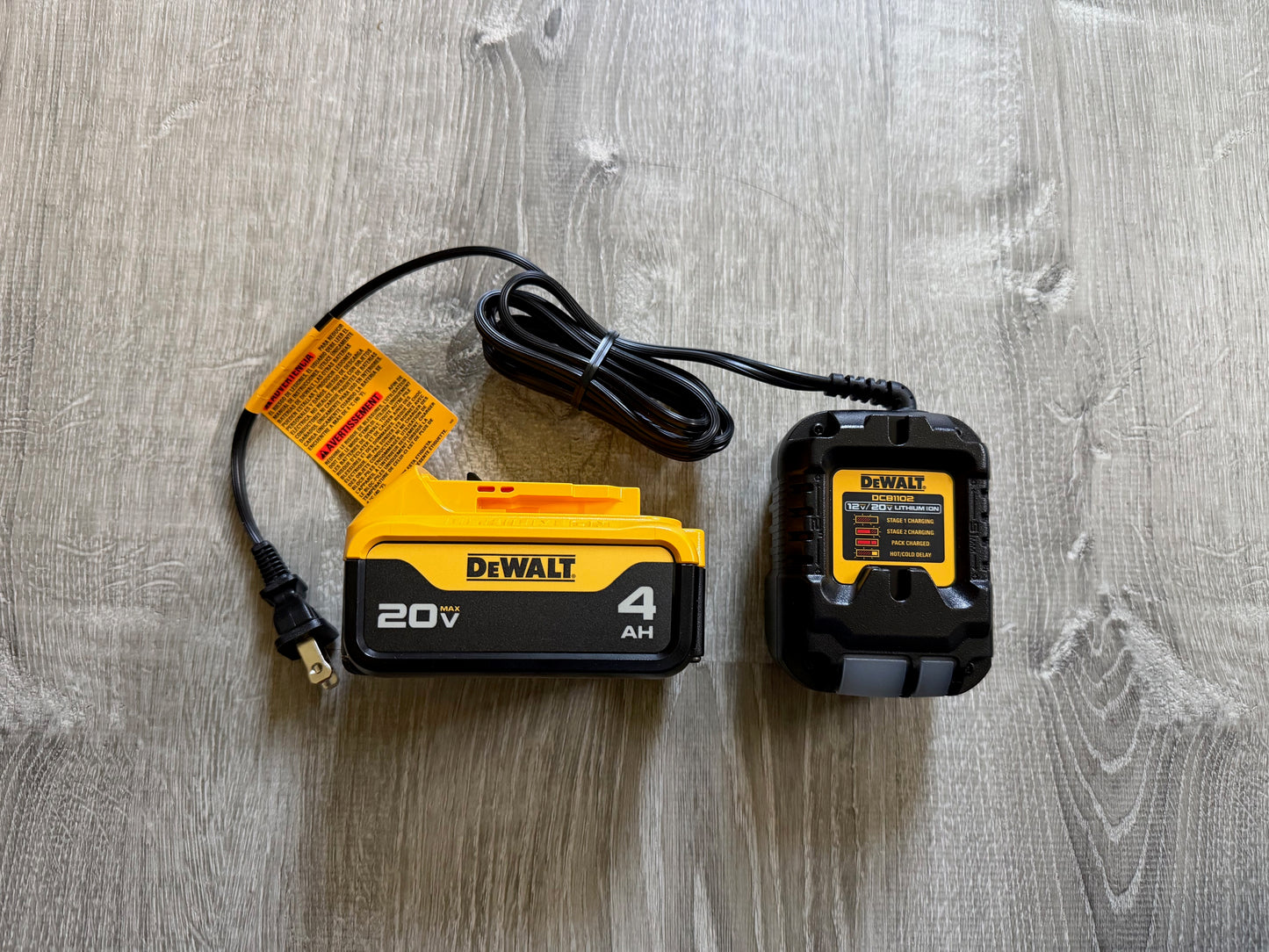 New Dewalt 4 AH Battery + Charger Combo (DCB204 + DCB1102)