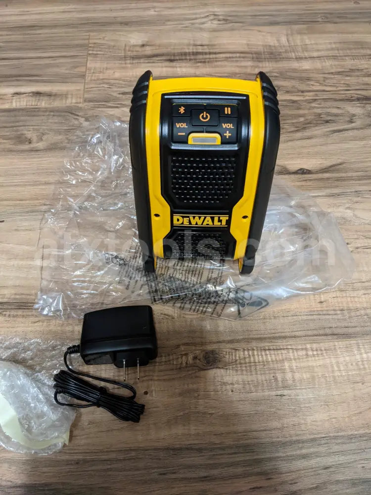 NEW Dewalt Bluetooth Speaker DCR006 20V & 12V Cordless or AC Corded