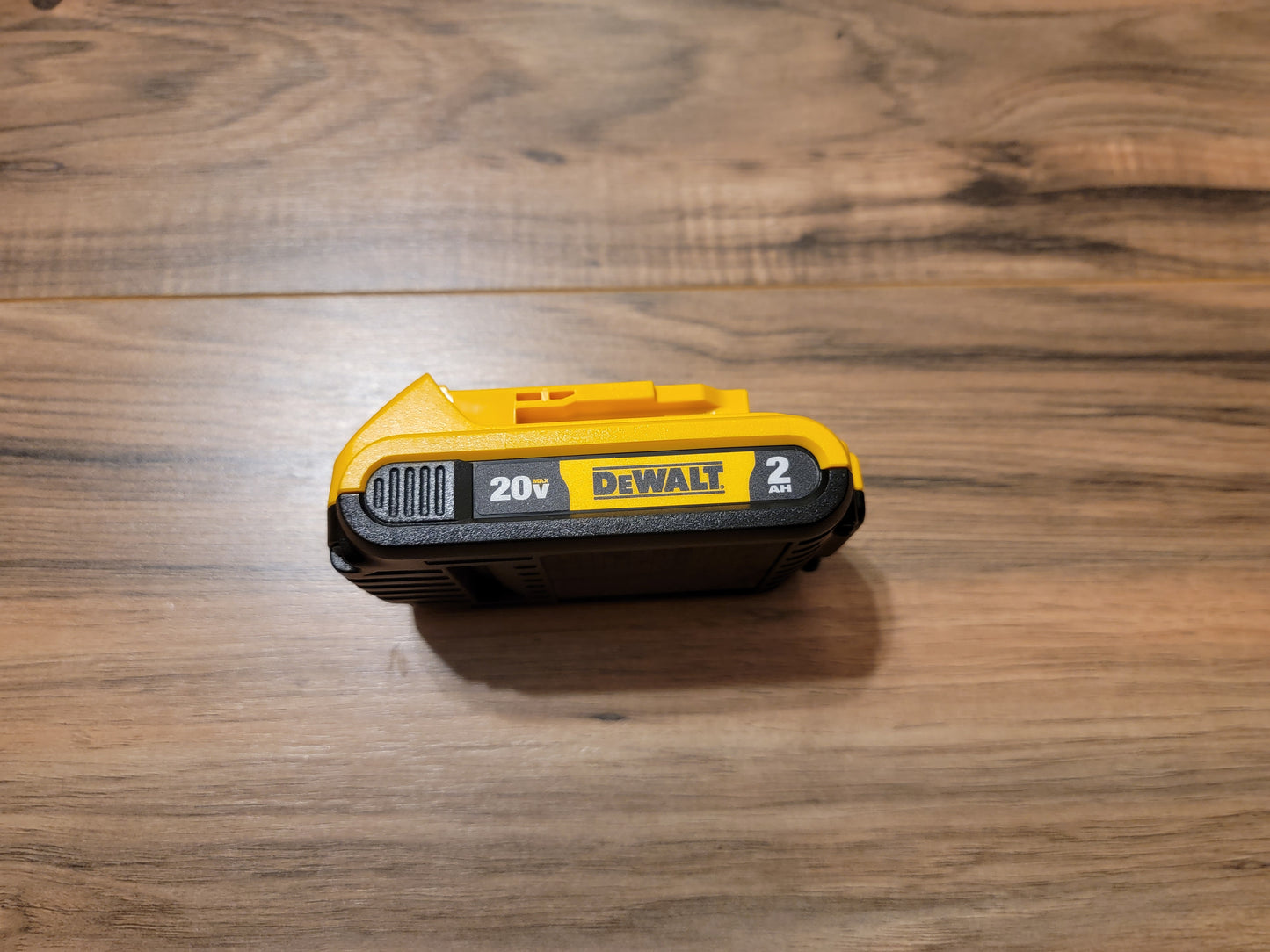 Brand New Dewalt 20v Volt Battery 2 AH (DCB203)