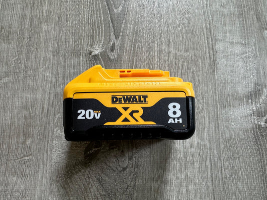 NEW Genuine DeWalt 20V 8 Ah Li-Ion XR Battery DCB208