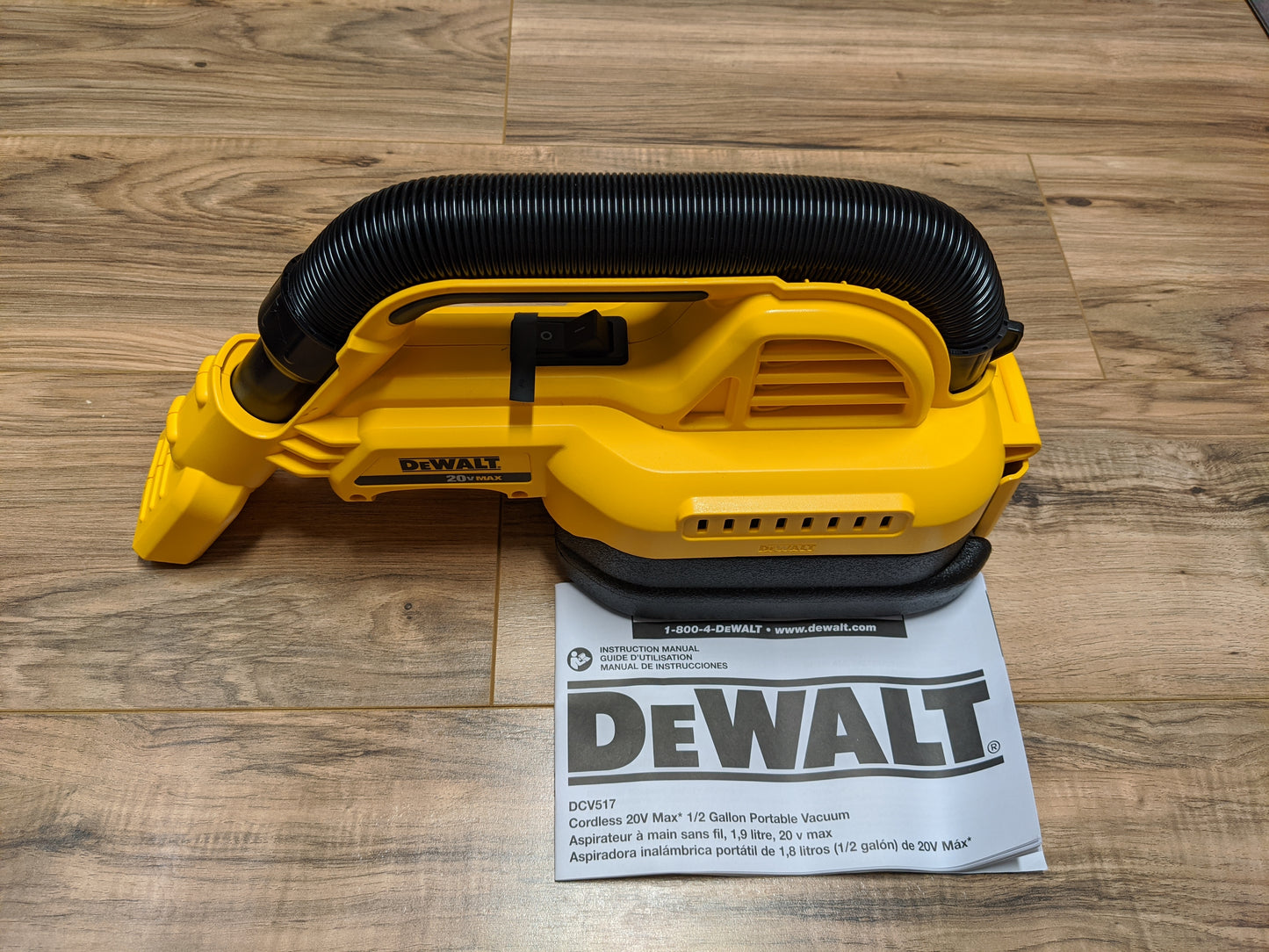 New Dewalt 20v Volt Wet/Dry Vacuum (DCV517)