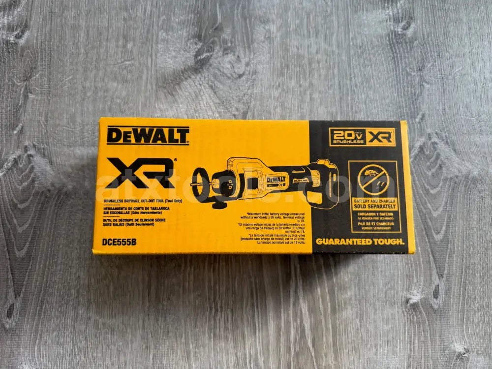 New Dewalt 20V MAX* XR Brushless Drywall Cut-Out Tool (DCE555)