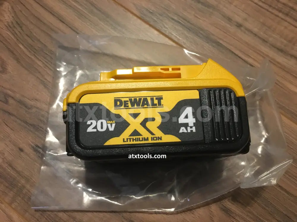 New Dewalt 20v Volt Battery 4 AH (DCB204)
