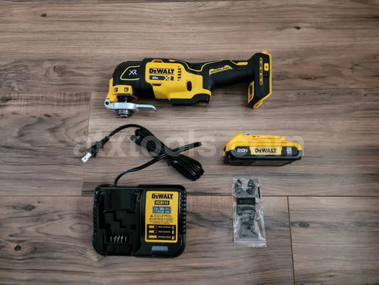 New Dewalt 20v Volt Oscillating Multi-Tool Kit (Includes charger and battery)