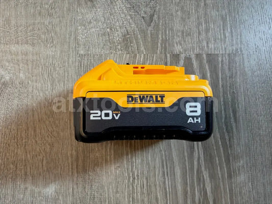 NEW Genuine DeWalt 20V 8 Ah Li-Ion XR Battery DCB208